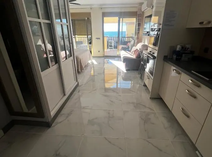 Romana Playa - Beachfront - Elviria - Апартаменты *